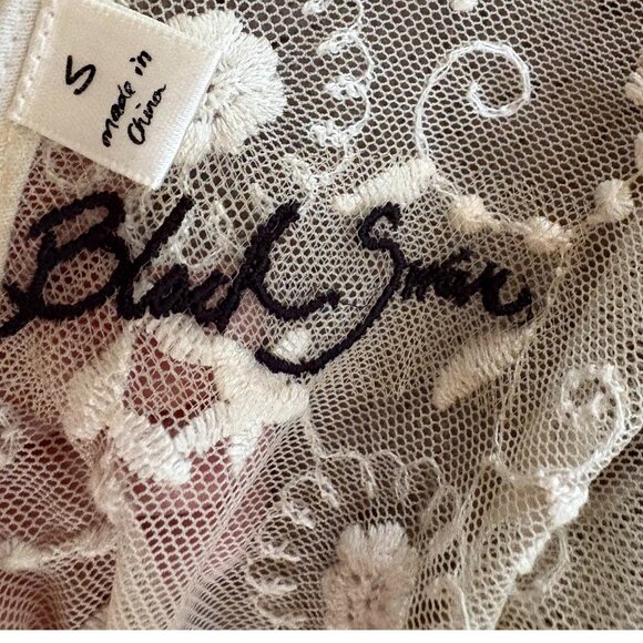 Black Swan Cream Lace Beaded Boho Blouse Women’s Small Romantic Top - Picture 12 of 14